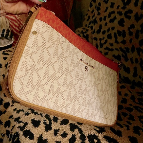 NWOT MICHAEL Michael Kors Leather Saddle/Crossbody Comes with Removable Strap - Picture 14 of 15